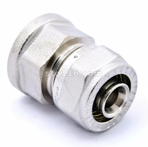 МУФТА МП 20ц х 1/2"Вн.р AQua