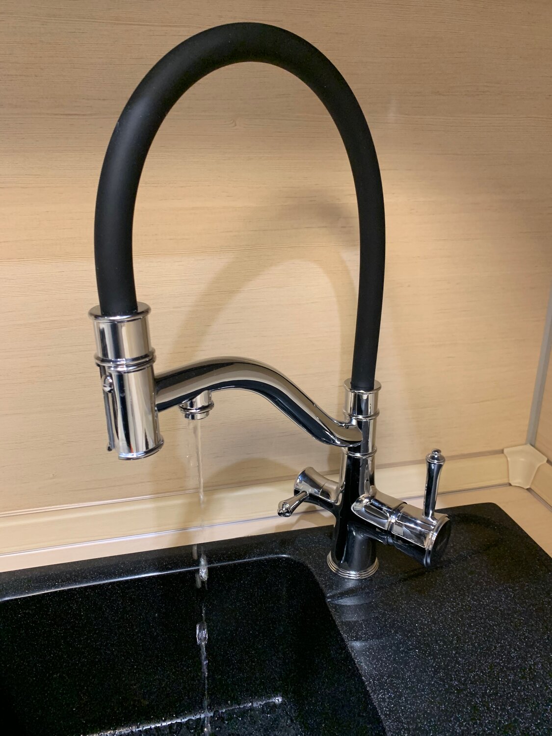 S54303В смеситель для кухни с гибким изливом