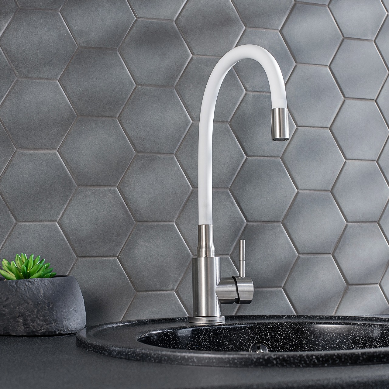 SUS124W-016F смеситель для кухни с высоким гибким изливом