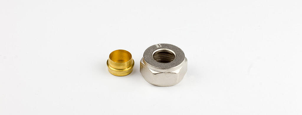 Прямой фитинг 20 х 3/4" с накидной гайкой Weser